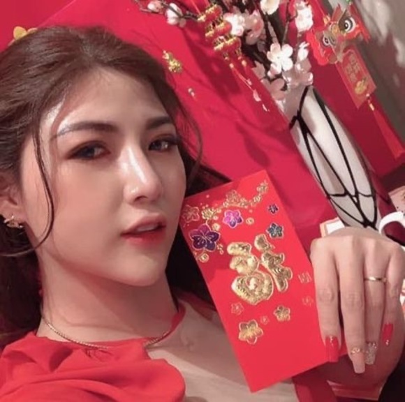 Meet your Posher, Trinh - Picture 1 of 1